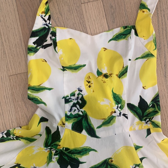 Hearts & Roses halter swing dress, lemon print, size 4 - Picture 6 of 9